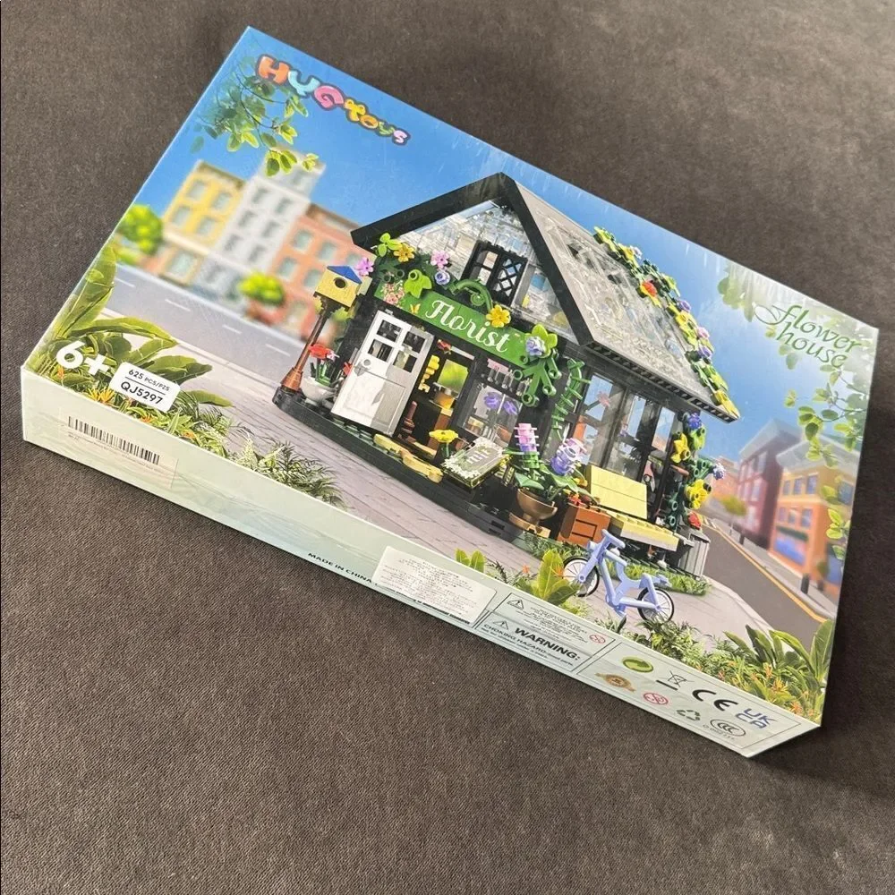 Flower House Florist Shop Building Block Set Light Up 625 Pieces ages 6+ NEW